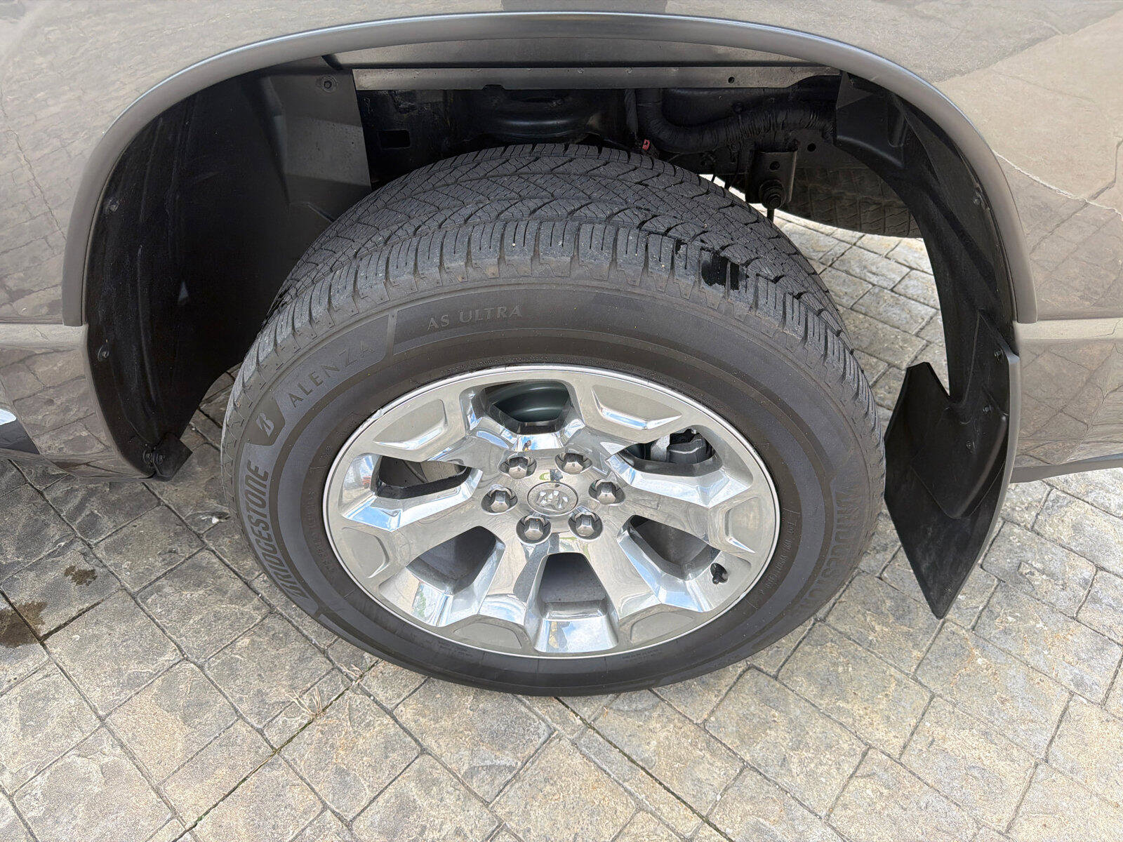 Used 2020 RAM 1500 4x4 Crew Cab image 10