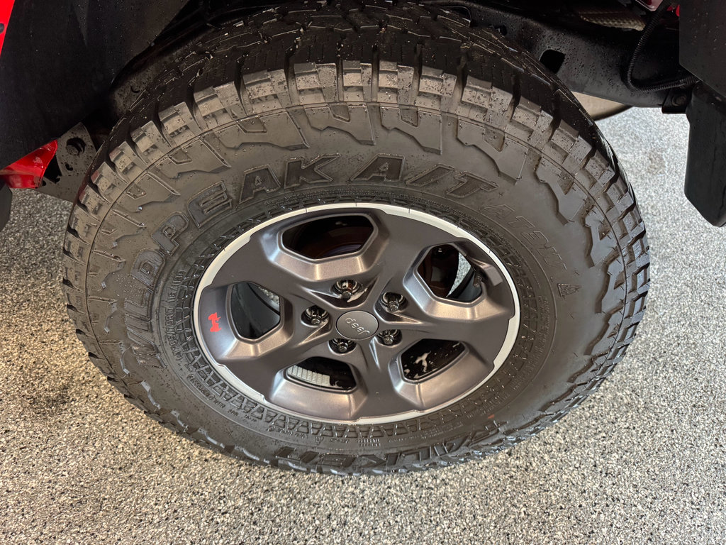 Used 2016 Jeep Wrangler Unlimited Sahara w/ Connectivity Group image 16