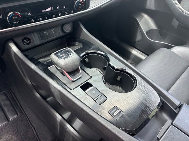 Used 2024 Nissan Rogue SV w/ SV Premium Package FWD image 26