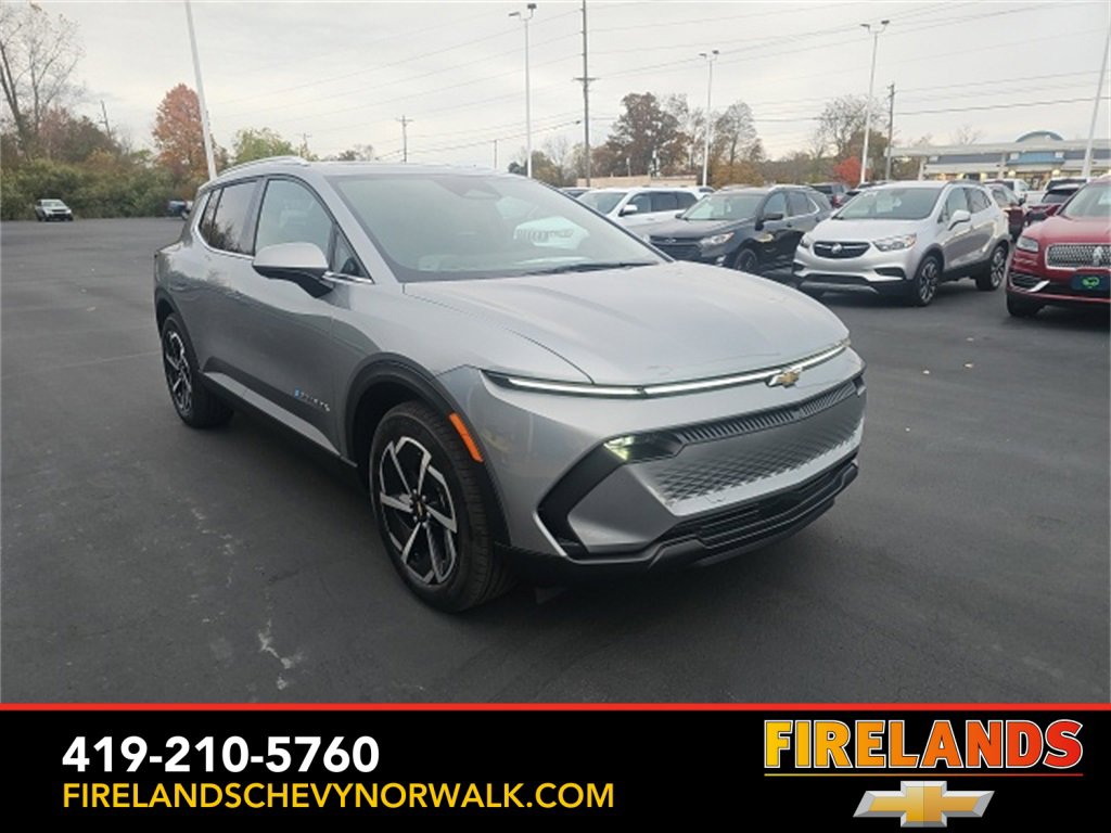 New 2026 Chevrolet Equinox EV LT image 3