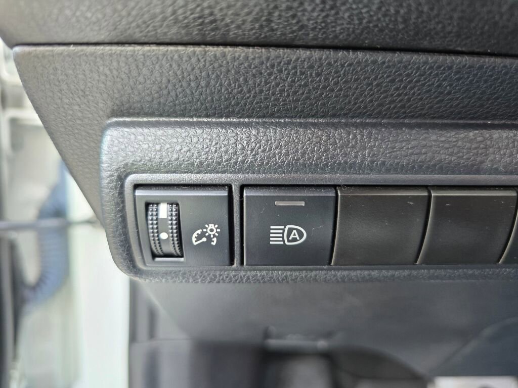 Used 2020 Toyota Corolla LE image 20