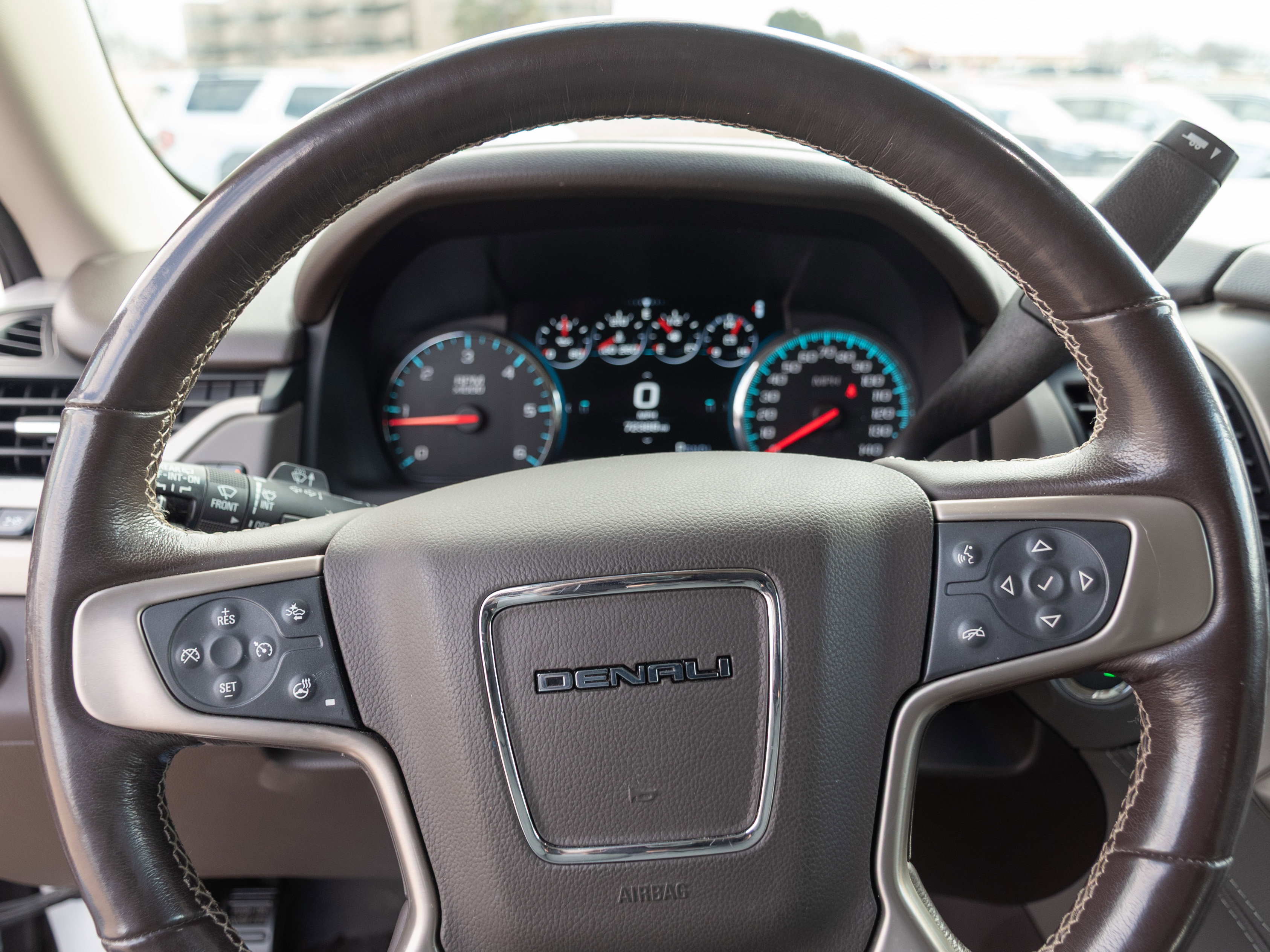 Used 2018 GMC Yukon Denali image 10