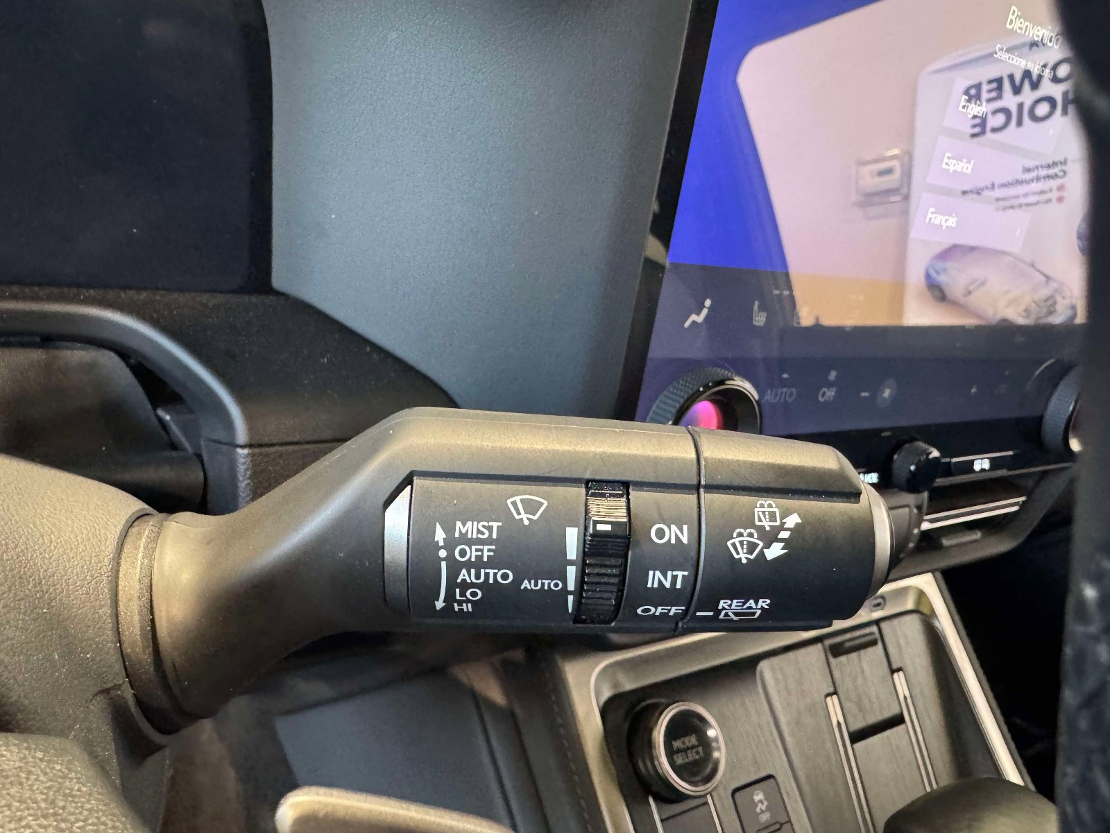 Used 2024 Lexus GX 550 w/ Cold Area Package image 36