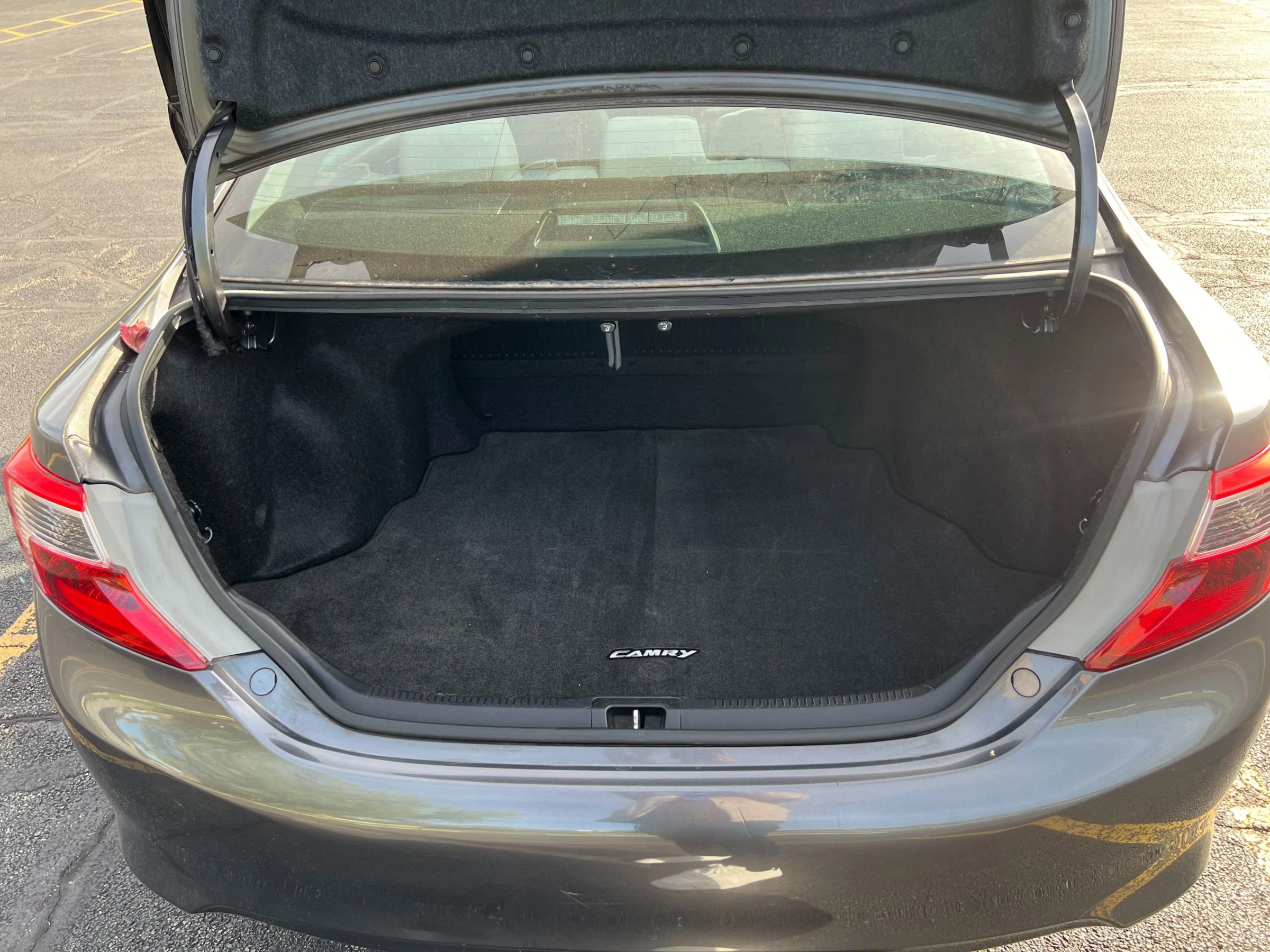 Used 2014 Toyota Camry LE image 33