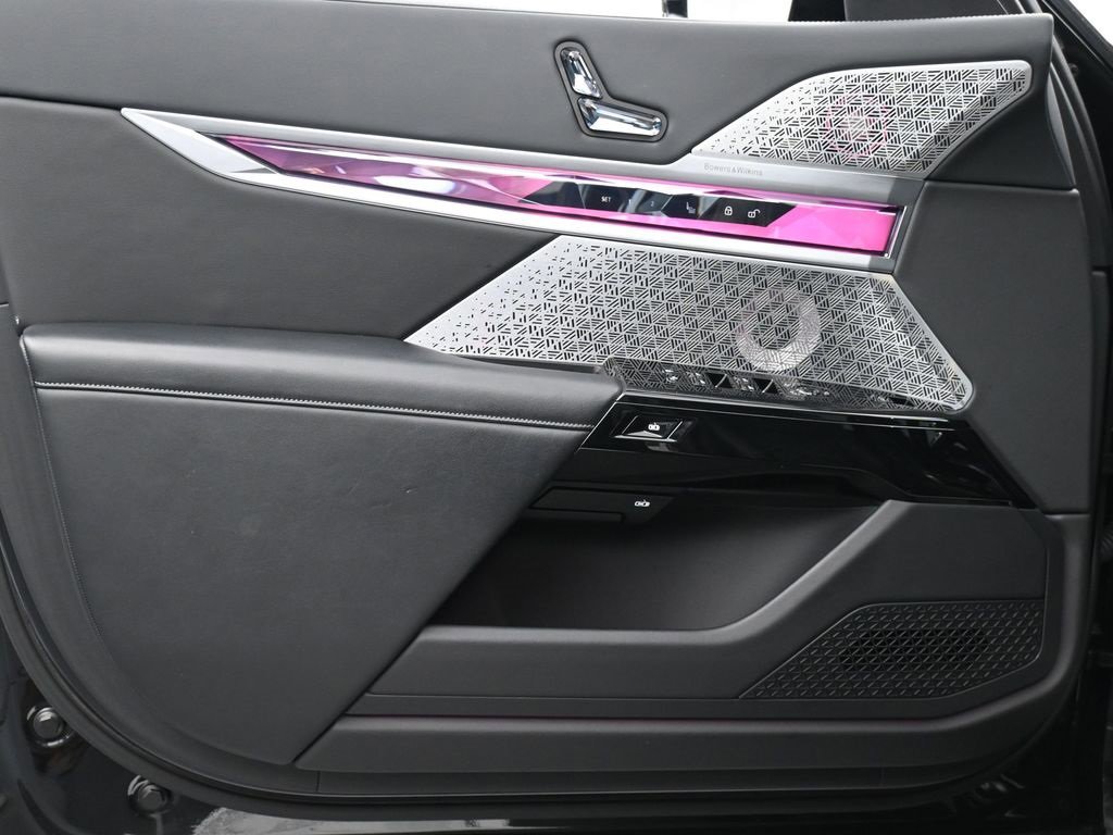 Used 2023 BMW i7 xDrive60 w/ Executive Package 2 image 9