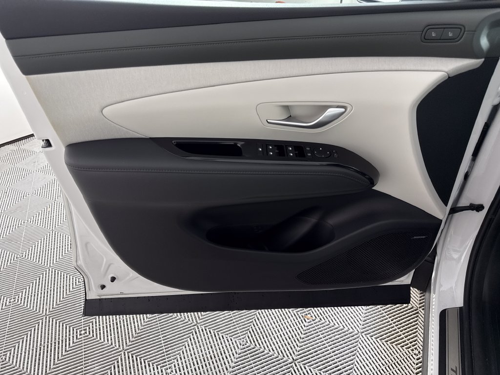 Certified 2026 Hyundai Tucson Limited AWD/4WD image 9