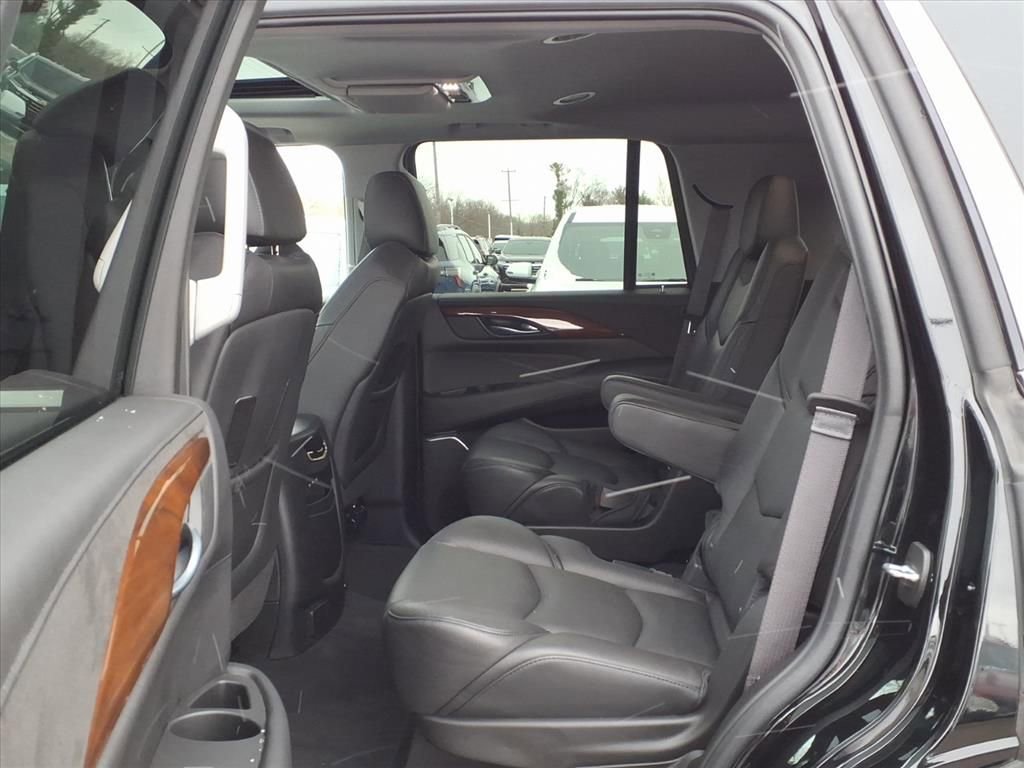 Used 2017 Cadillac Escalade Luxury image 11