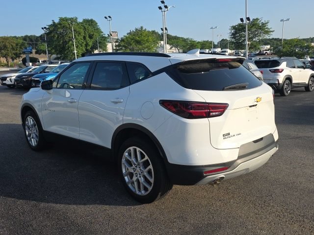 Used 2023 Chevrolet Blazer LT w/ Sound & Technology Package AWD/4WD image 4