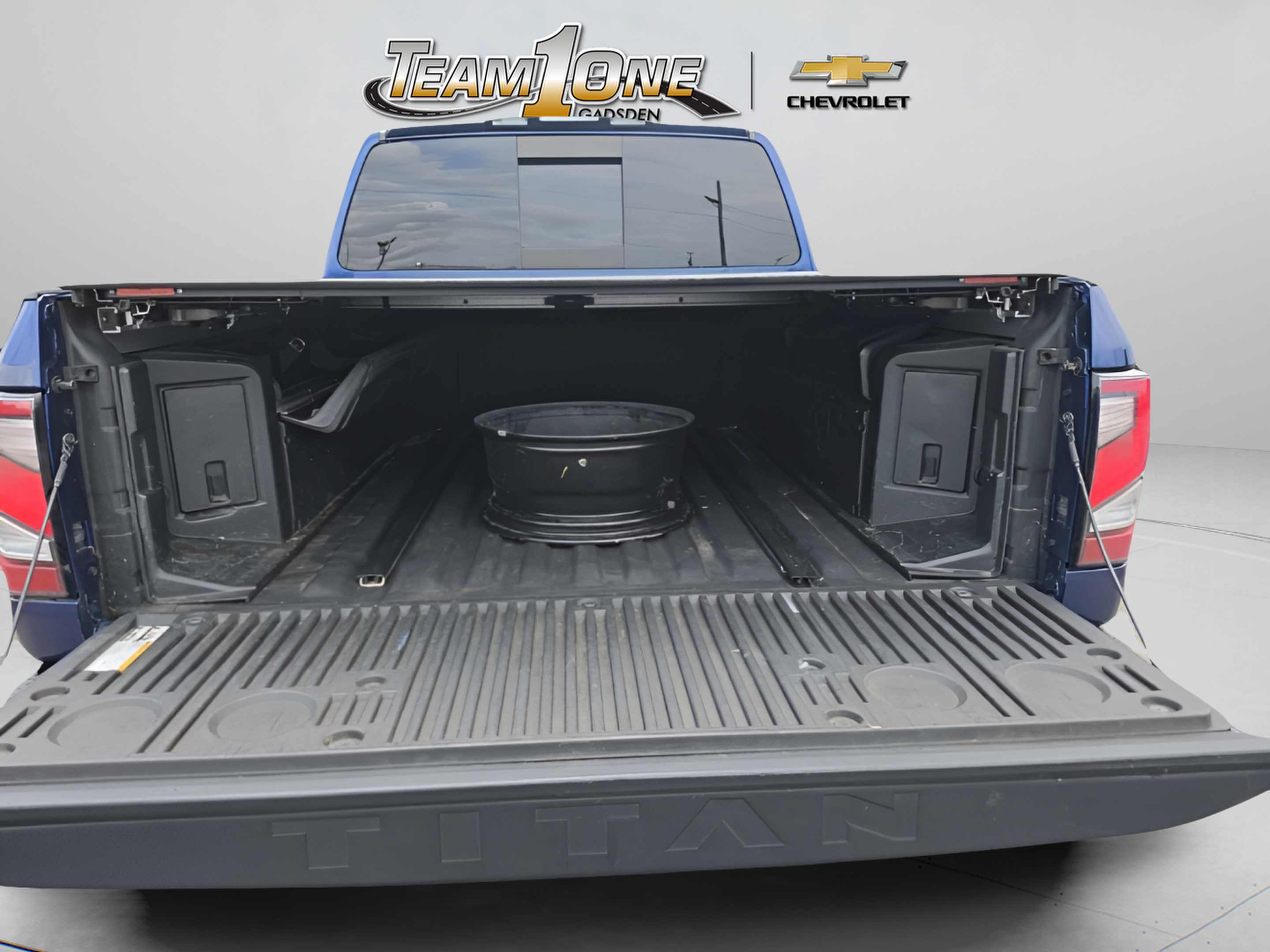 Used 2020 Nissan Titan PRO-4X w/ Pro-4x Convenience Package AWD/4WD image 10