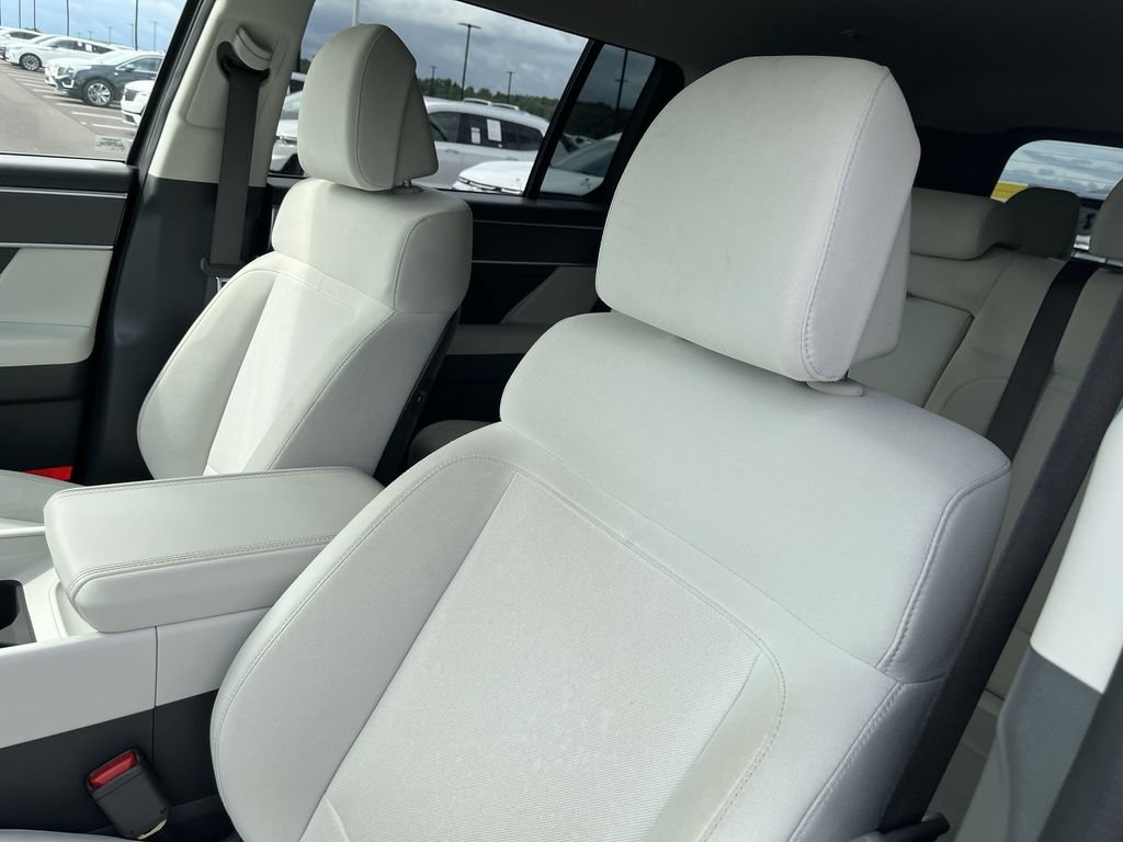 Used 2025 Hyundai Santa Fe SE AWD/4WD image 11
