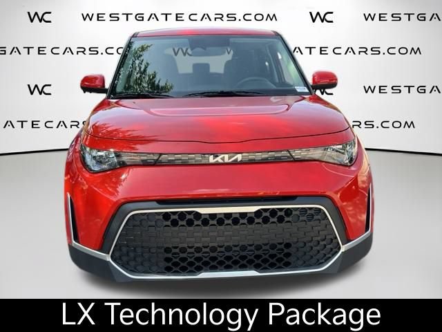 Certified 2025 Kia Soul LX w/ LX Technology Package FWD image 2