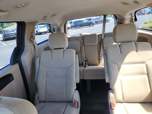Used 2016 Dodge Grand Caravan SXT FWD image 13