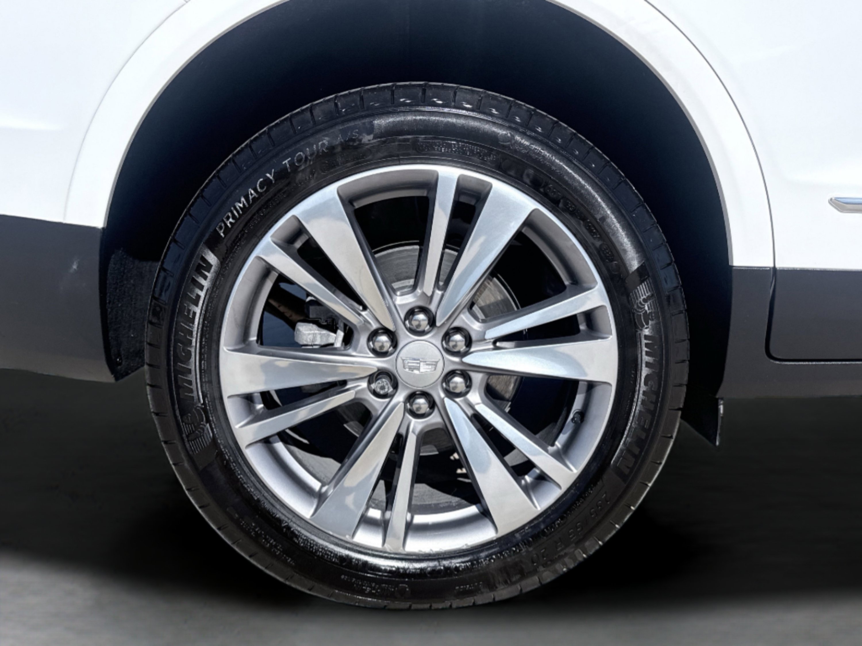 Used 2025 Cadillac XT5 Premium Luxury FWD image 7