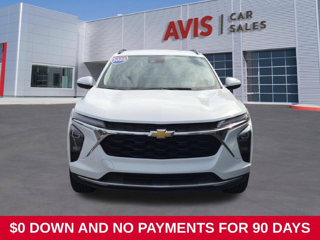 Used 2025 Chevrolet Trax LT w/ LT Convenience Package FWD image 2