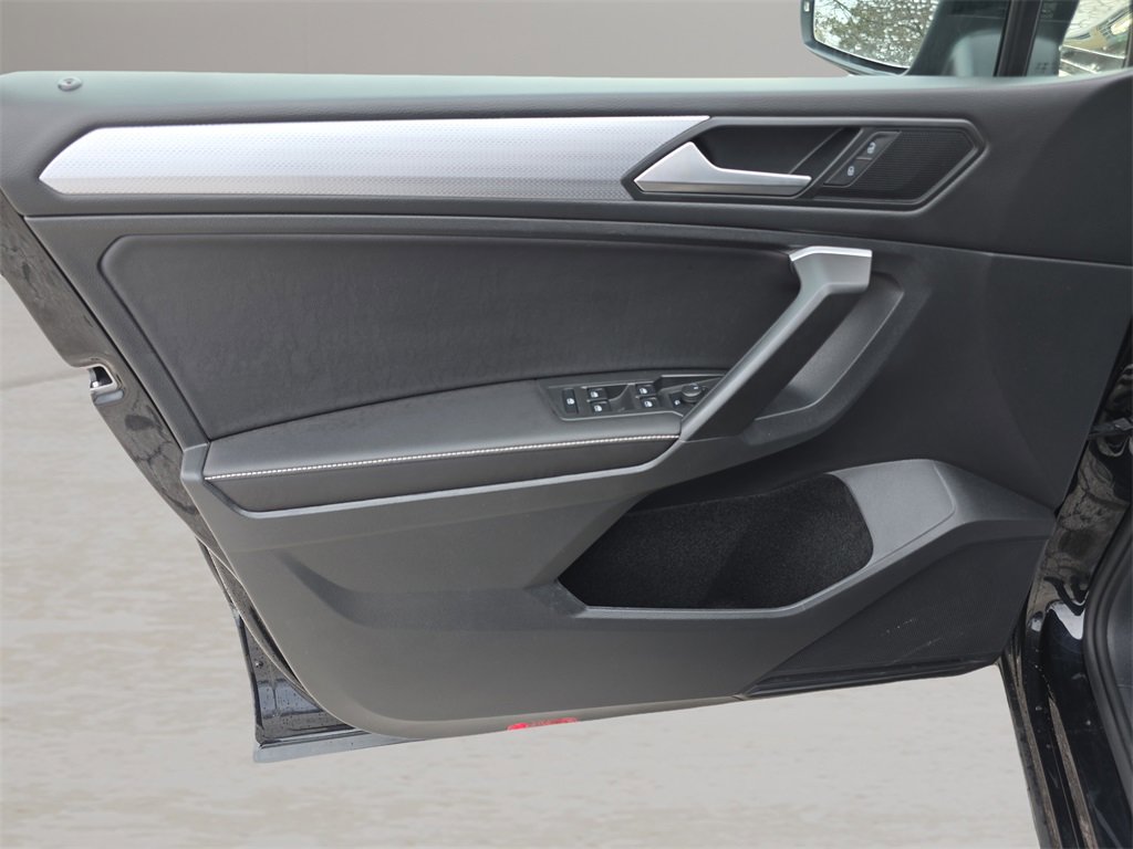 Used 2024 Volkswagen Tiguan S image 16