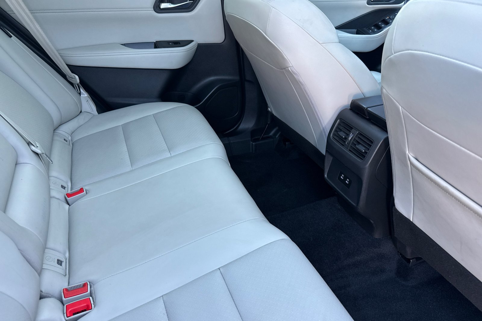 Certified 2024 Nissan Rogue SV w/ SV Premium Package FWD image 19