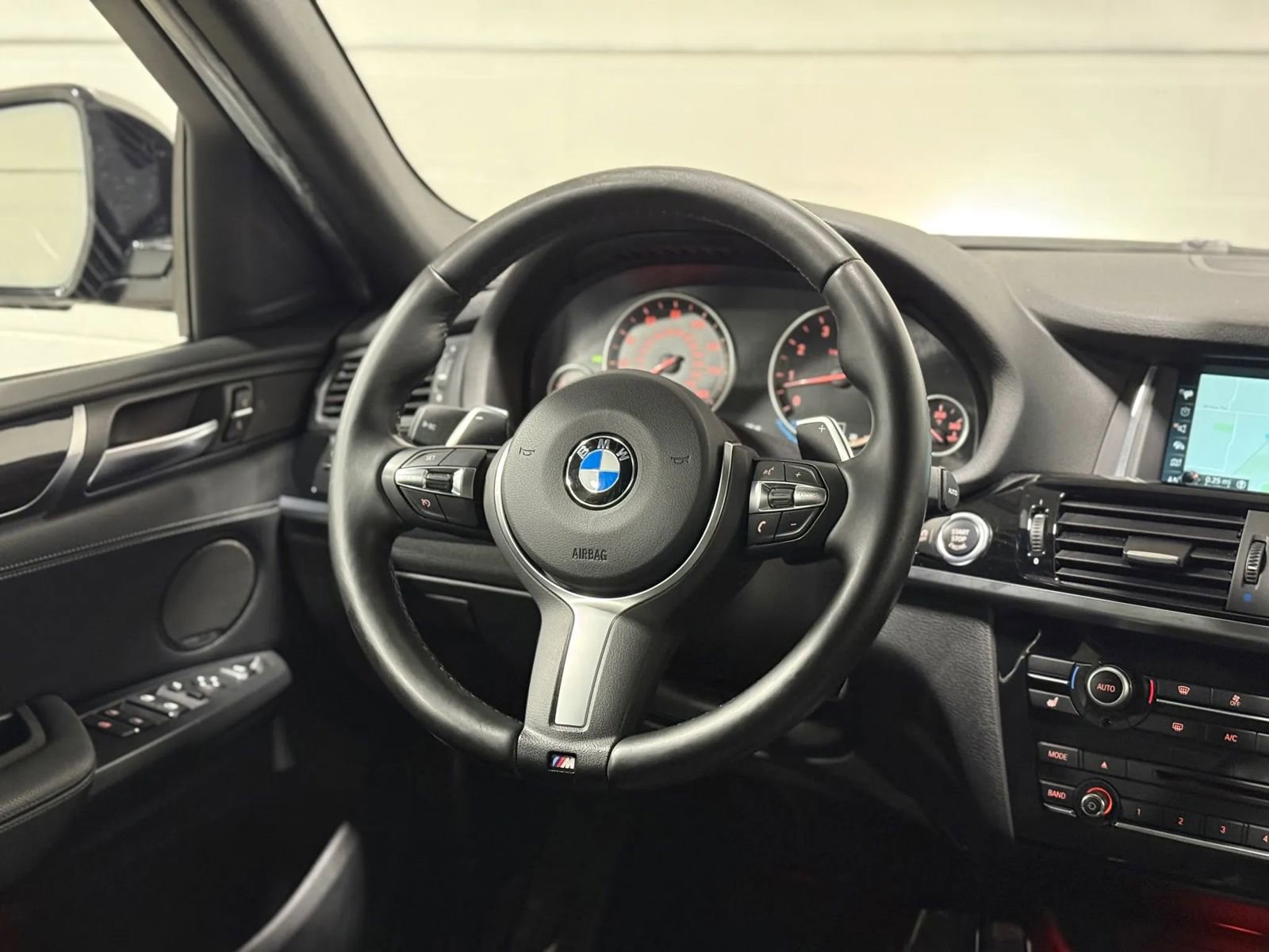 Used 2018 BMW X4 M40i image 22