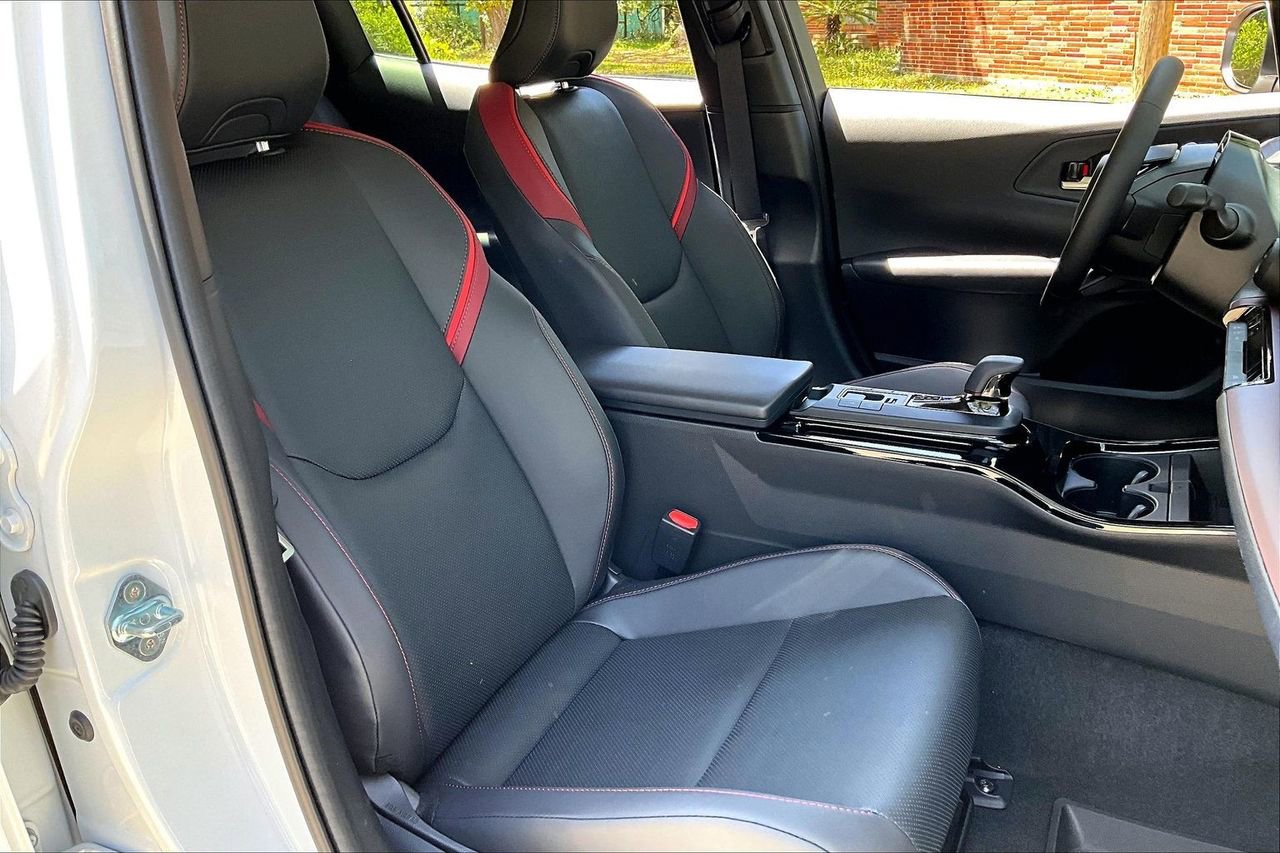 Used 2026 Toyota Prius Plug-In Hybrid image 29