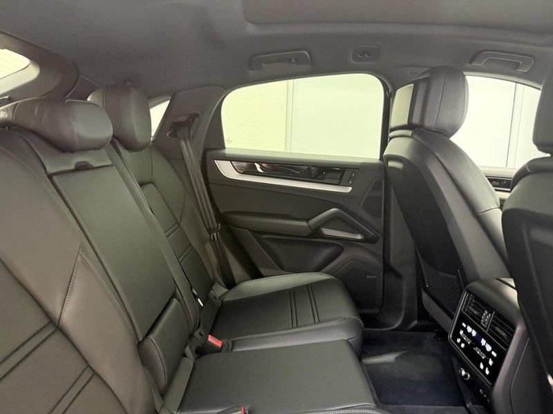 Certified 2026 Porsche Cayenne Coupe AWD/4WD image 13
