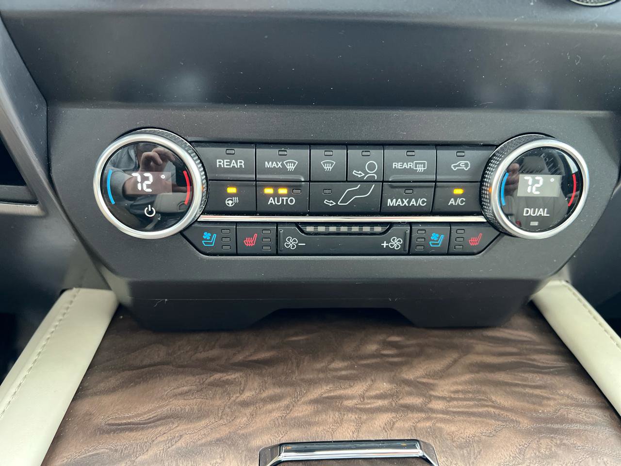 Used 2020 Ford Expedition Platinum image 28