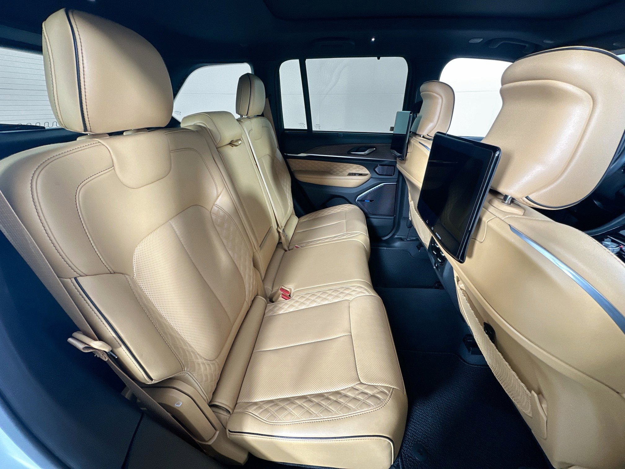 Used 2023 Jeep Grand Cherokee Summit w/ Rear Seat Video Group I image 30