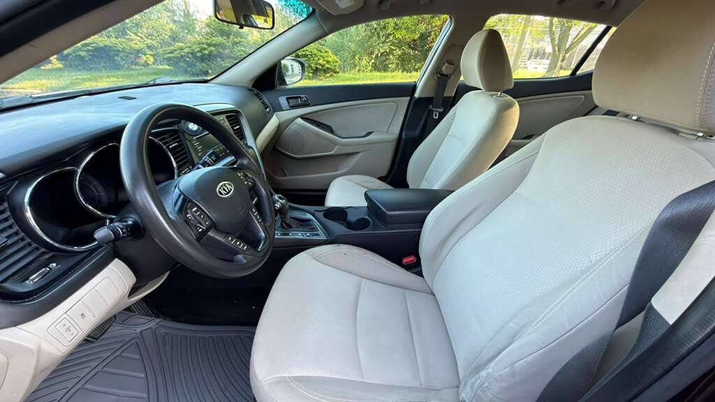 Used 2012 Kia Optima LX FWD image 12