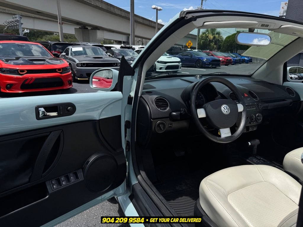 Used 2010 Volkswagen Beetle Final Edition FWD image 19