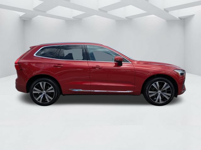 Certified 2023 Volvo XC60 B5 Plus AWD/4WD image 3