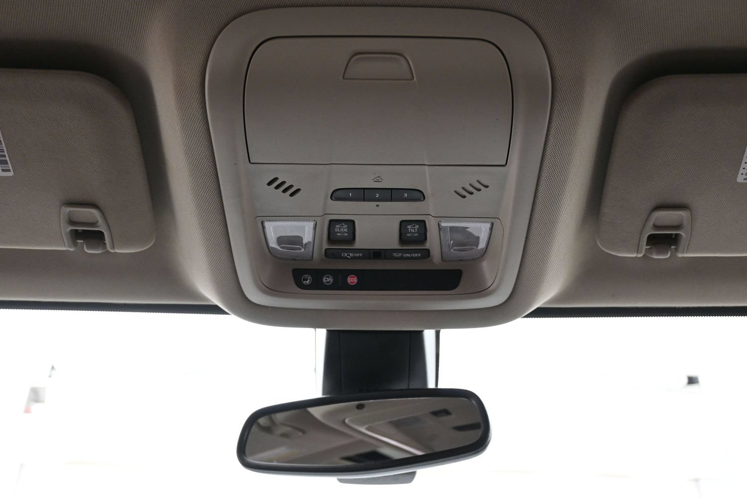Used 2017 GMC Acadia Denali w/ Technology Package FWD image 28