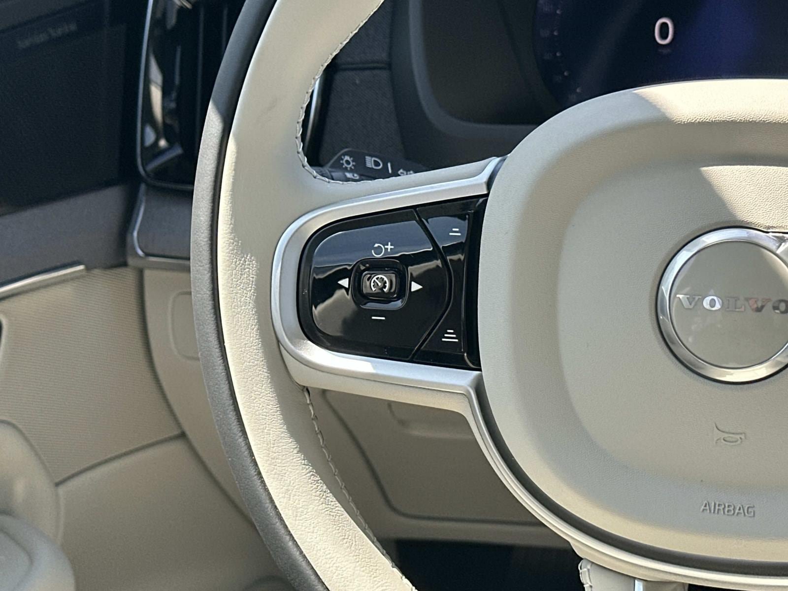New 2026 Volvo XC90 T8 Ultra w/ Lounge Package AWD/4WD image 8