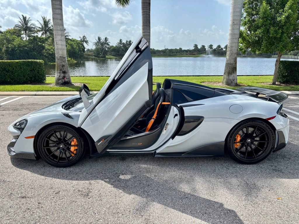 Used 2020 McLaren 600LT Spider RWD image 13