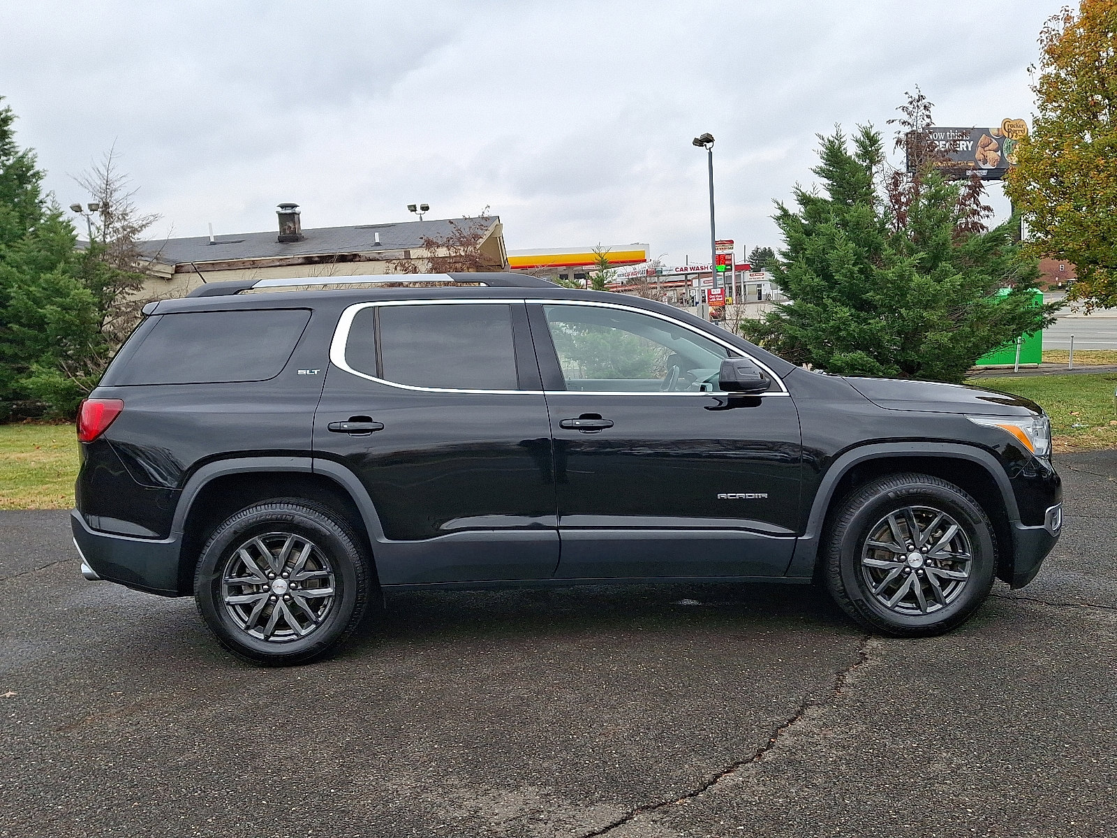 Used 2019 GMC Acadia SLT w/ LPO, Floor Liner Package image 7