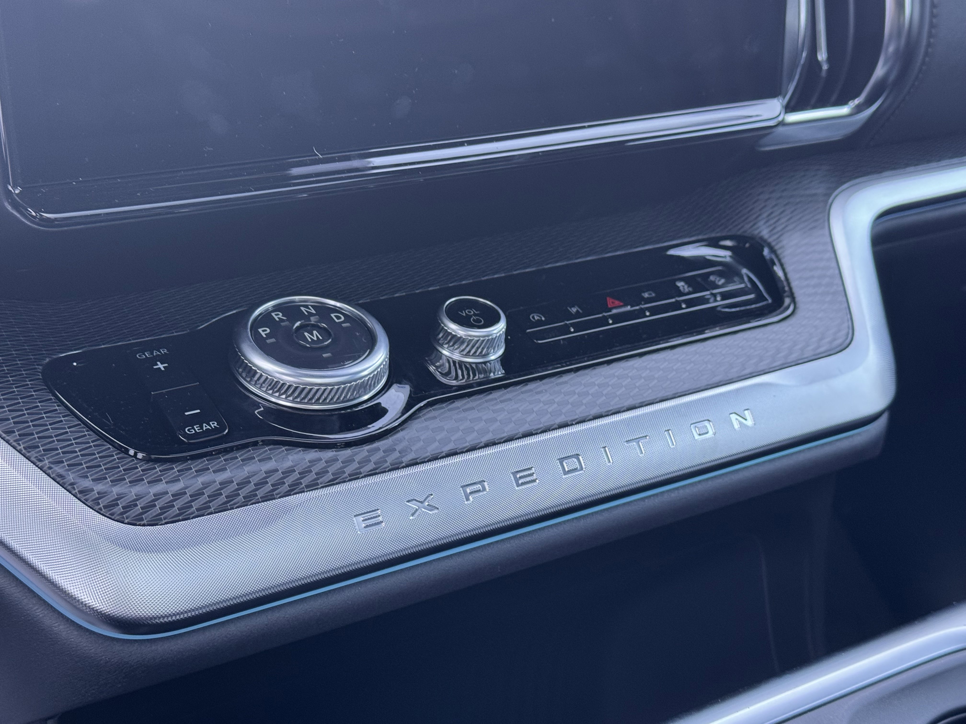 New 2025 Ford Expedition Max Platinum w/ Stealth Performance Package image 18