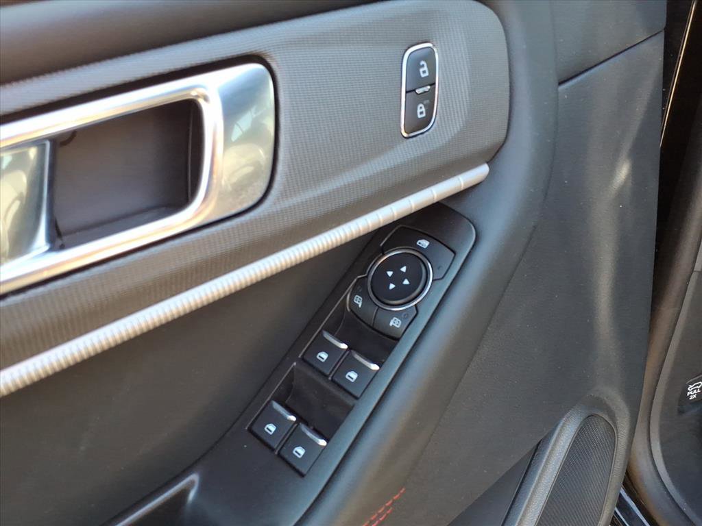 Used 2025 Ford Explorer ST-Line w/ ST-Line Street Pack image 16