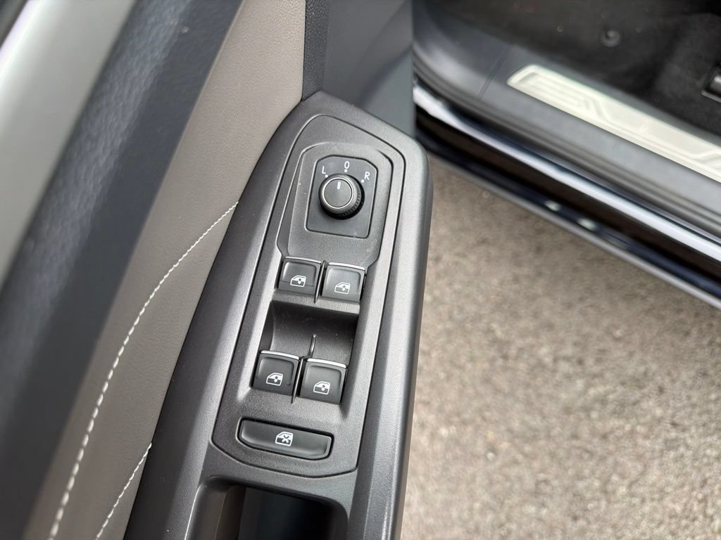 Used 2022 Volkswagen Atlas Cross Sport SE AWD/4WD image 14