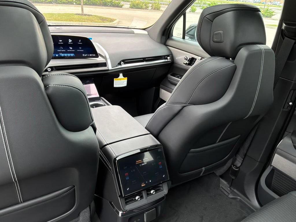New 2027 Cadillac Vistiq Premium Luxury AWD/4WD image 32