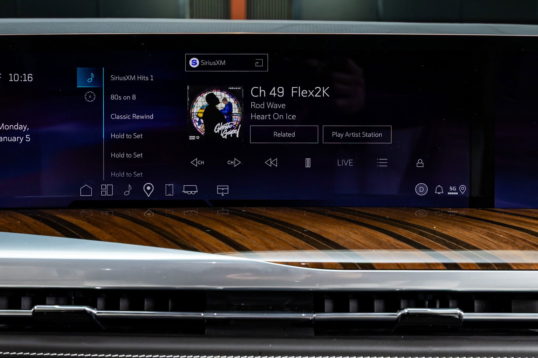 Used 2026 Cadillac Escalade Platinum Sport w/ LPO, ONYX Package image 25