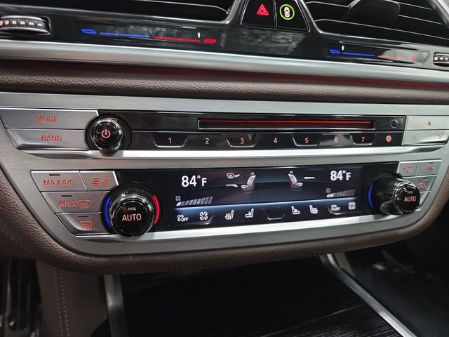 Used 2018 BMW 740i xDrive AWD/4WD image 23