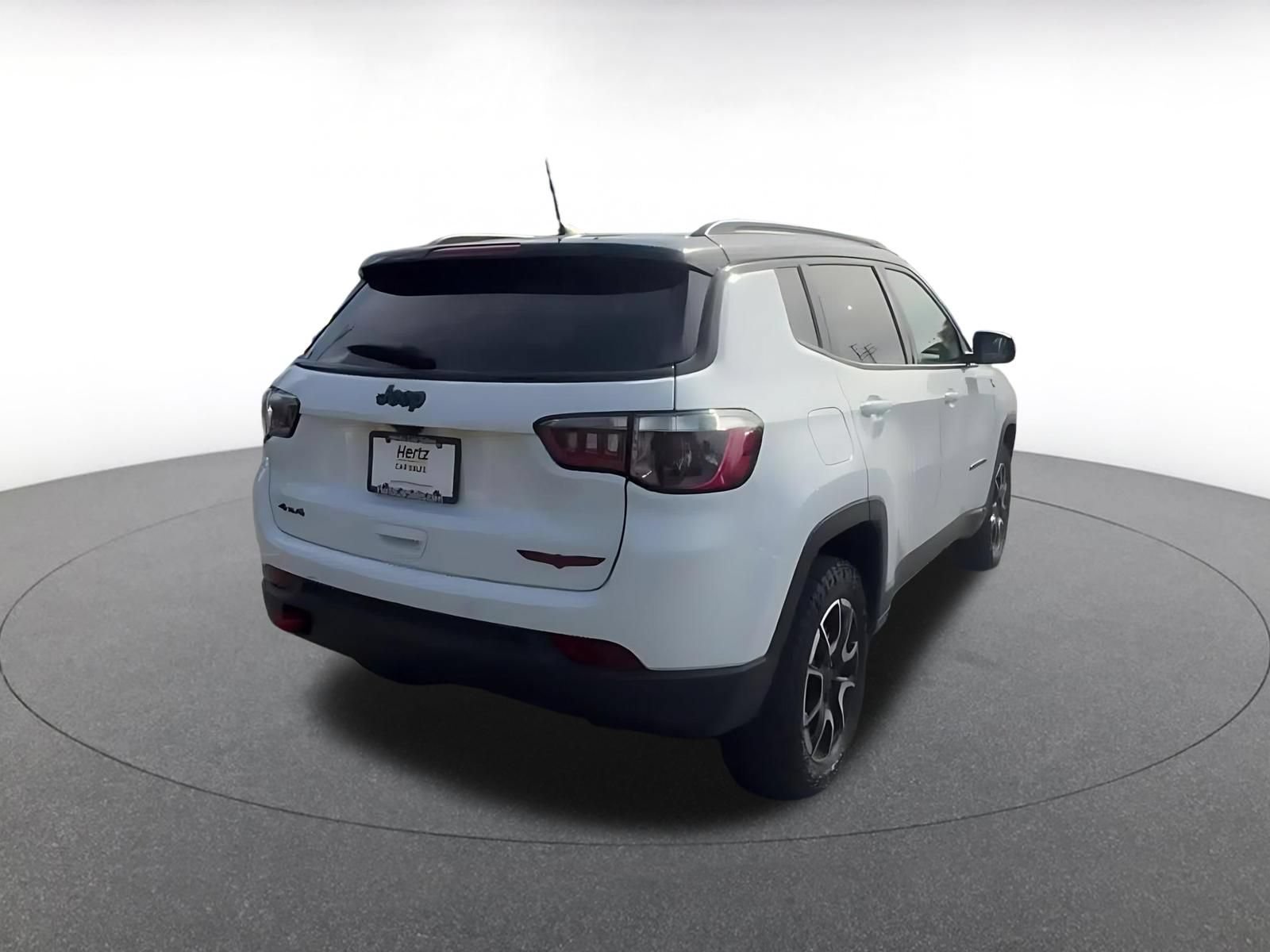 Used 2025 Jeep Compass Trailhawk AWD/4WD image 14