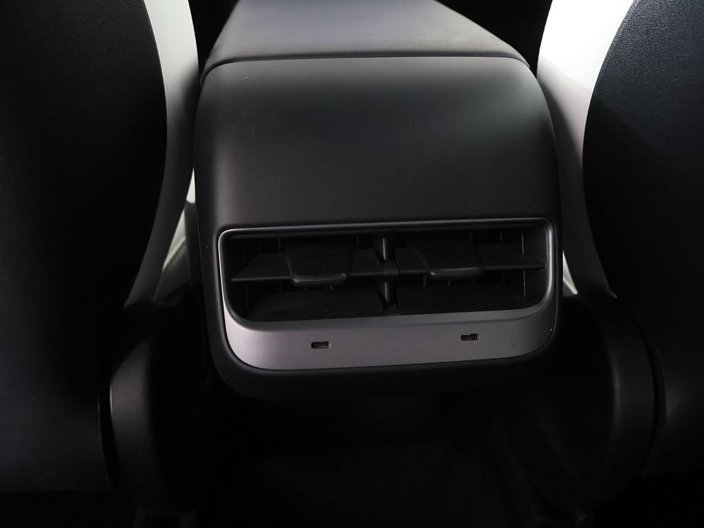 Used 2023 Tesla Model Y Long Range AWD/4WD image 49