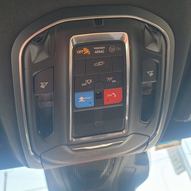 Used 2024 Dodge Charger R/T w/ Plus Group image 22