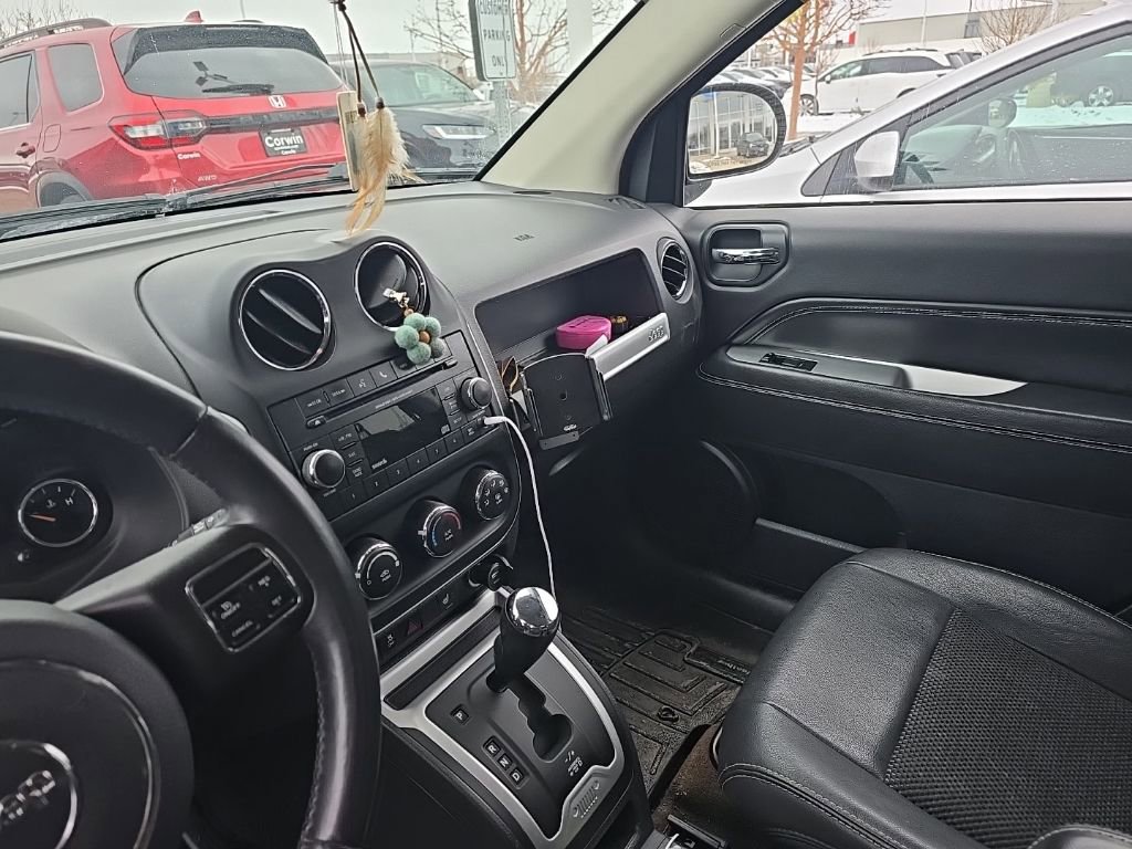 Used 2014 Jeep Compass Latitude image 12