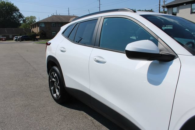 Used 2024 Chevrolet Trax LT w/ Driver Confidence Package FWD image 45