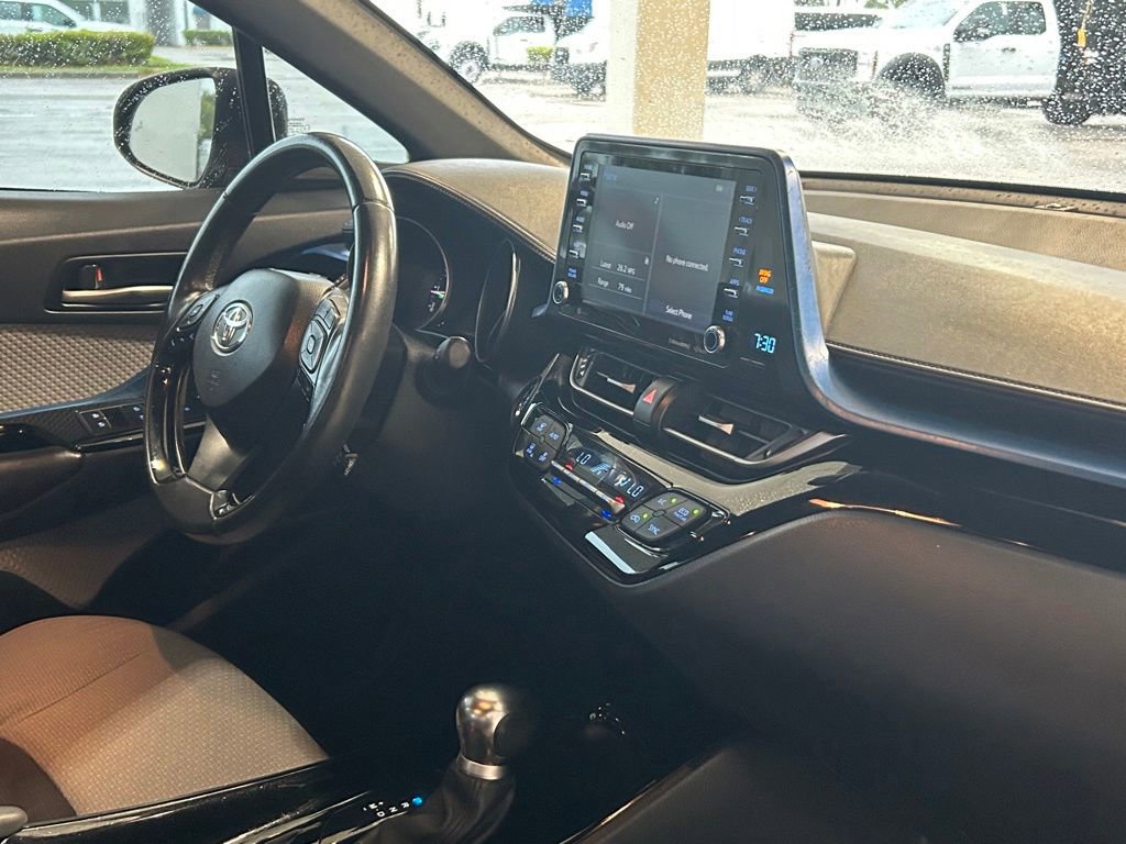 Used 2019 Toyota C-HR XLE FWD image 23