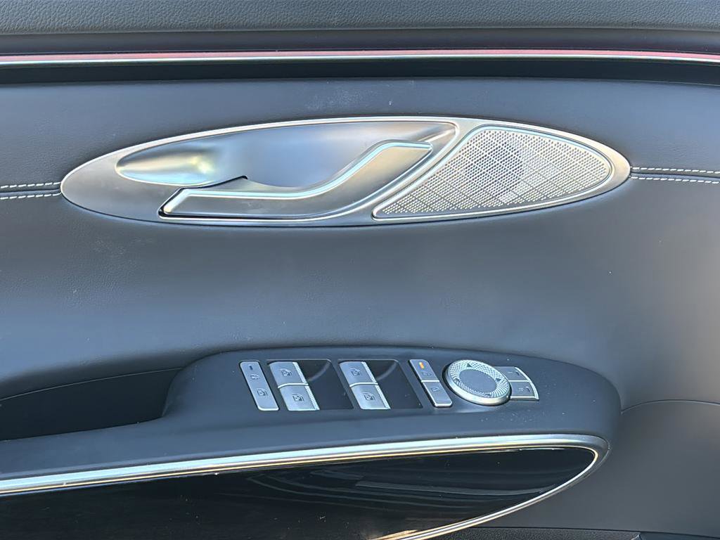 Certified 2026 Genesis GV70 2.5T AWD/4WD image 13