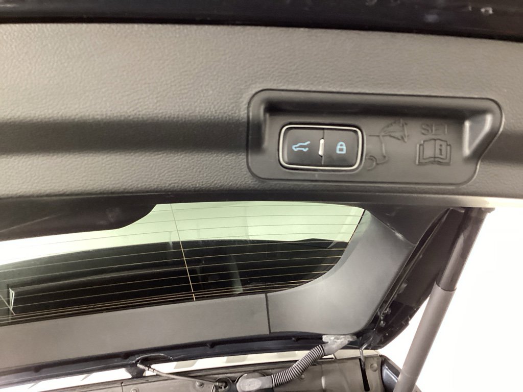 Used 2023 Ford Explorer Limited w/ Limited Technology Package image 36