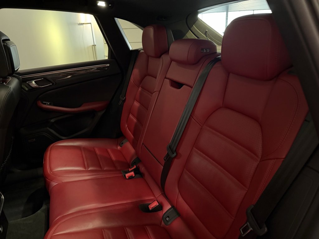 Used 2024 Porsche Macan GTS image 24