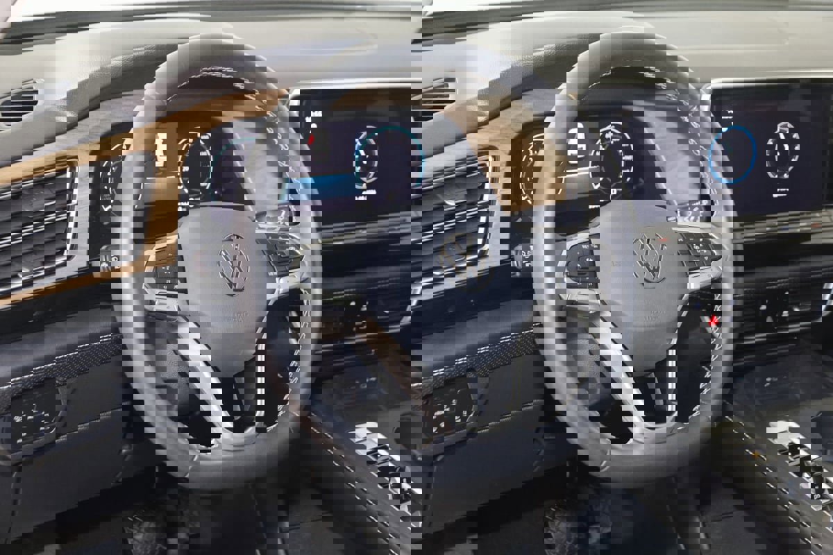 Used 2024 Volkswagen Atlas SE image 6