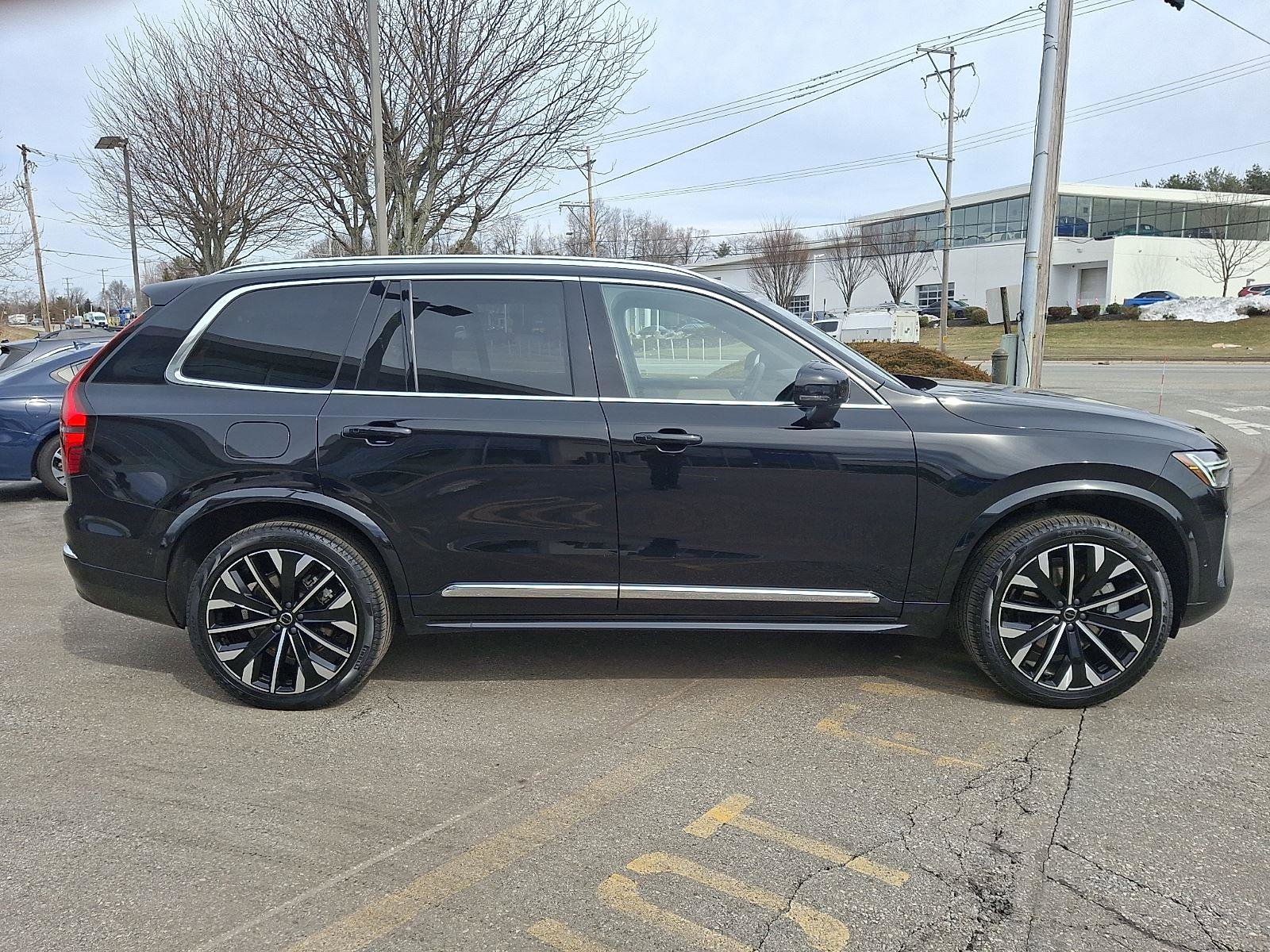 Certified 2025 Volvo XC90 B6 Plus image 7