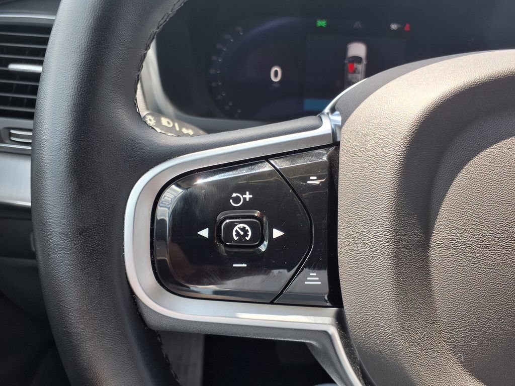 Certified 2025 Volvo XC90 B5 Core AWD/4WD image 26